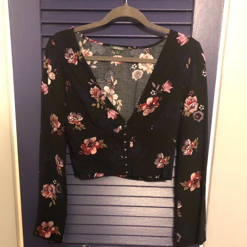 Long sleeve floral crop top